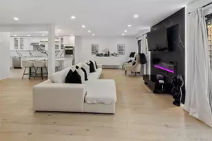 24 Chestnut Ln, Woodbury, NY 11797 - Photo 3