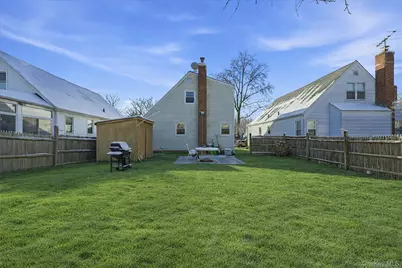 537 8th Avenue, New Hyde Park, NY 11040 - Photo 43