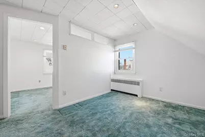 537 8th Avenue, New Hyde Park, NY 11040 - Photo 33