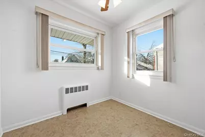 537 8th Avenue, New Hyde Park, NY 11040 - Photo 15