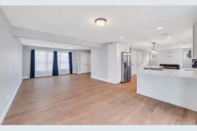 42 Volta Drive, Deer Park, NY 11729 - Photo 9