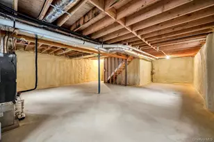 42 Volta Dr, Deer Park, NY 11729 - Photo 33