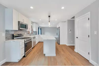 42 Volta Drive, Deer Park, NY 11729 - Photo 7