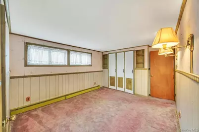 10 Grape Lane, Hicksville, NY 11801 - Photo 17