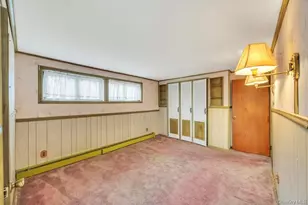 10 Grape Ln, Hicksville, NY 11801 - Photo 17