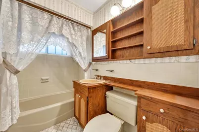 10 Grape Lane, Hicksville, NY 11801 - Photo 11