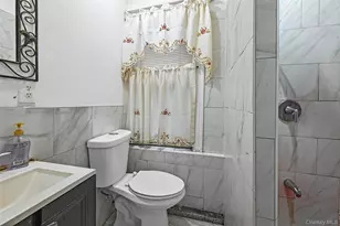 105-18 171st Pl, Jamaica, NY 11433 - Photo 25