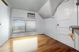 105-18 171st Pl, Jamaica, NY 11433 - Photo 19