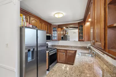 69-40 Yellowstone Boulevard #108, Forest Hills, NY 11375 - Photo 11