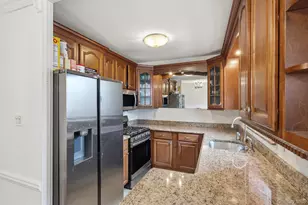 69-40 Yellowstone Blvd, Forest Hills, NY 11375 - Photo 11