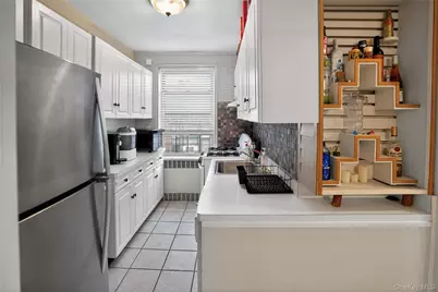 65-70 Booth Street #6F, Rego Park, NY 11374 - Photo 5