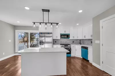 39 Layton Street, Freeport, NY 11520 - Photo 5