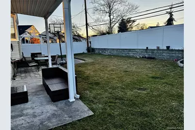 310 Southwood Circle, Syosset, NY 11791 - Photo 23