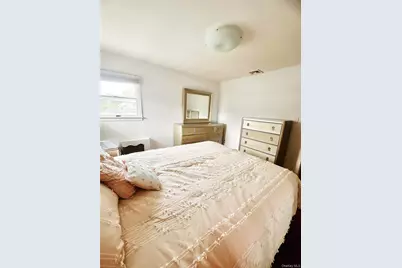 310 Southwood Circle, Syosset, NY 11791 - Photo 15