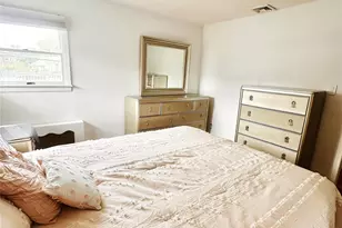 310 Southwood Cir, Syosset, NY 11791 - Photo 15