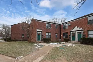 196-23 73rd Ave, Fresh Meadows, NY 11365 - Photo 3