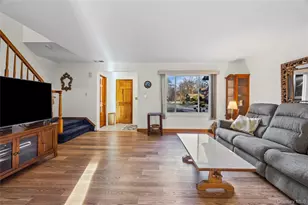 52 Briar Hill Ct, Middle Island, NY 11953 - Photo 7