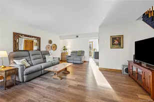 52 Briar Hill Ct, Middle Island, NY 11953 - Photo 5