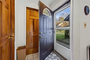 52 Briar Hill Ct, Middle Island, NY 11953 - Photo 3