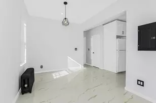 146-84 182nd St, Springfield Gardens, NY 11413 - Photo 35