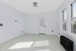 146-84 182nd St, Springfield Gardens, NY 11413 - Photo 25