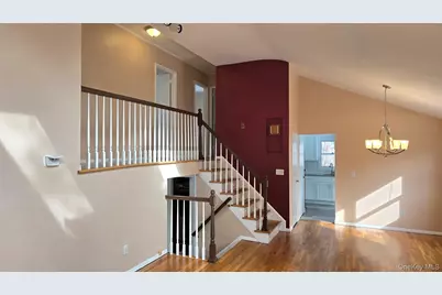 1 Elvira Court, Huntington, NY 11743 - Photo 3