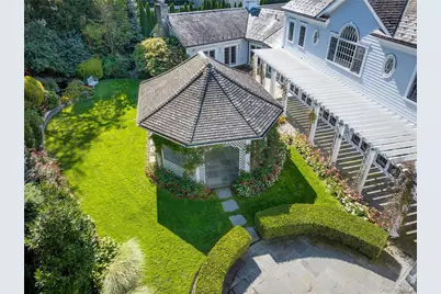 63 Premium Point, New Rochelle, NY 10801 - Photo 15