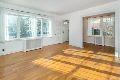 25 Princeton Street, Williston Park, NY 11596 - Photo 5