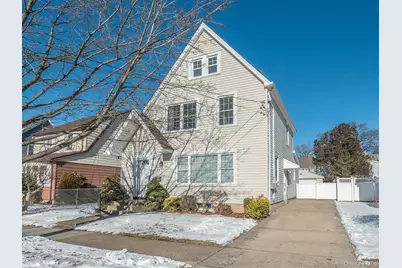 25 Princeton Street, Williston Park, NY 11596 - Photo 3