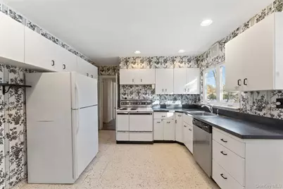 67 Atherstone Road, Scarsdale, NY 10583 - Photo 5