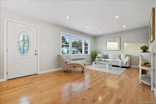 70 Nevada St, Hicksville, NY 11801 - Photo 3