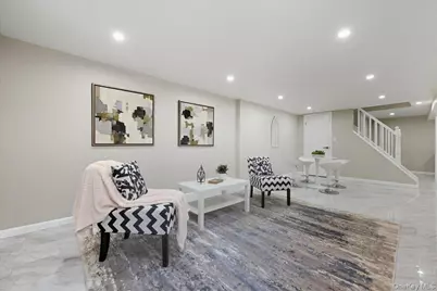 70 Nevada Street, Hicksville, NY 11801 - Photo 27