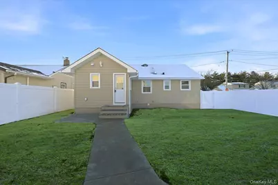 70 Nevada Street, Hicksville, NY 11801 - Photo 33