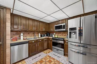 30 Summerfield Ct, Deer Park, NY 11729 - Photo 19