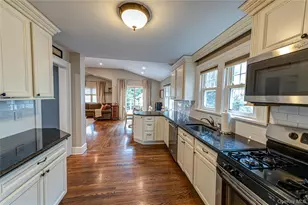 75 Bar Beach Rd, Port Washington, NY 11050 - Photo 15