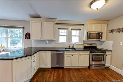 75 Bar Beach Road, Port Washington, NY 11050 - Photo 17