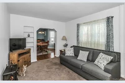 9 Belmont Avenue, Floral Park, NY 11001 - Photo 5