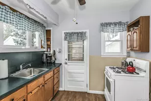 9 Belmont Ave, Floral Park, NY 11001 - Photo 9