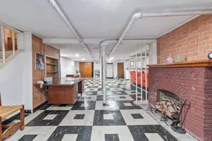 92-69 220th St, Queens Village, NY 11428 - Photo 25