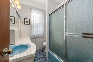 92-69 220th St, Queens Village, NY 11428 - Photo 11