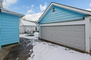 92-69 220th St, Queens Village, NY 11428 - Photo 27