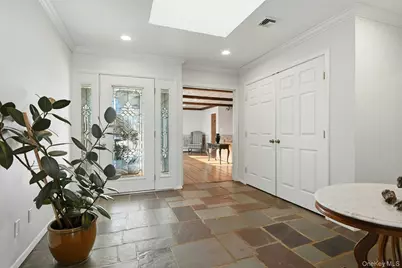 205 Oak Neck Lane, West Islip, NY 11795 - Photo 7