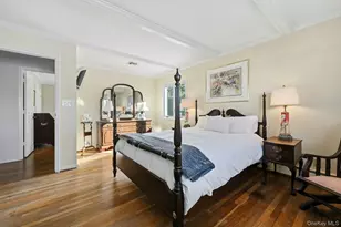 205 Oak Neck Ln, West Islip, NY 11795 - Photo 19