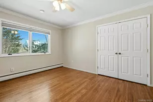 205 Oak Neck Ln, West Islip, NY 11795 - Photo 23