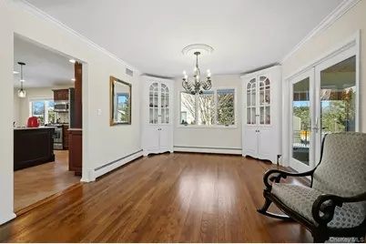 205 Oak Neck Lane, West Islip, NY 11795 - Photo 11