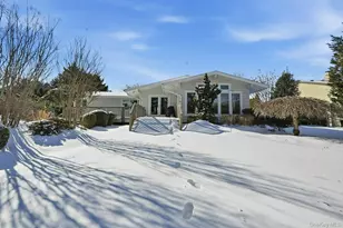 205 Oak Neck Ln, West Islip, NY 11795 - Photo 27