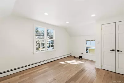 15 Hicks Street, Roslyn, NY 11576 - Photo 11