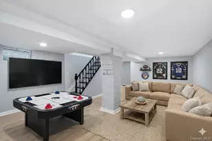 15 Hicks St, Roslyn, NY 11576 - Photo 13