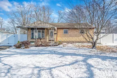 2711 Connecticut Avenue, Medford, NY 11763 - Photo 1