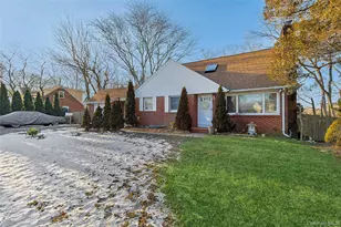 21 Parsnip Pond Rd, Lake Grove, NY 11755 - Photo 21